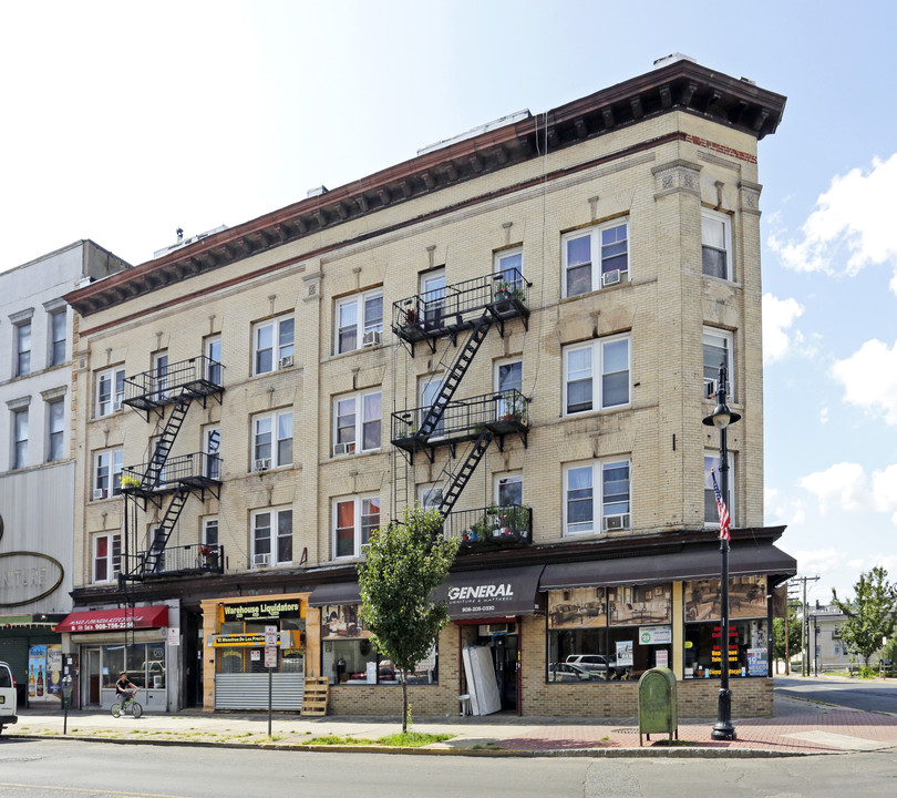 308 W Front St in Plainfield, NJ - Building Photo