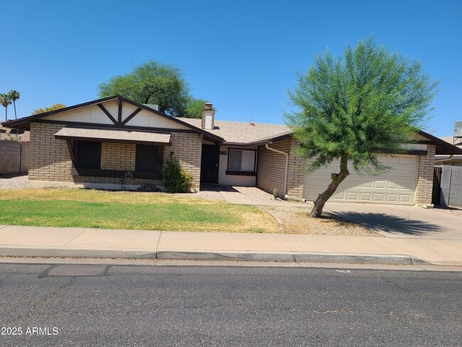property at 2726 S Rogers