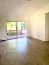 1297 E Main St in Shrub Oak, NY - Building Photo - Building Photo