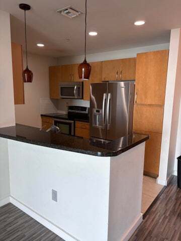 300 S Australian Ave, Unit 1504 in West Palm Beach, FL - Building Photo