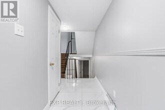 35 McCallum Ct in Brampton, ON - Building Photo - Building Photo