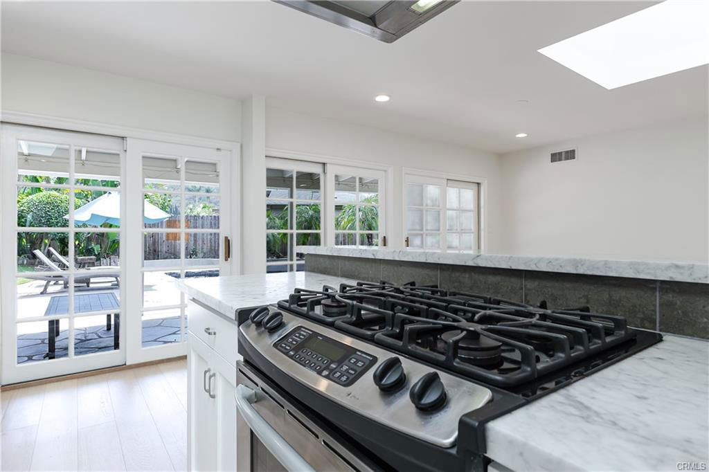 11500 Dona Cecilia Dr in Los Angeles, CA - Building Photo