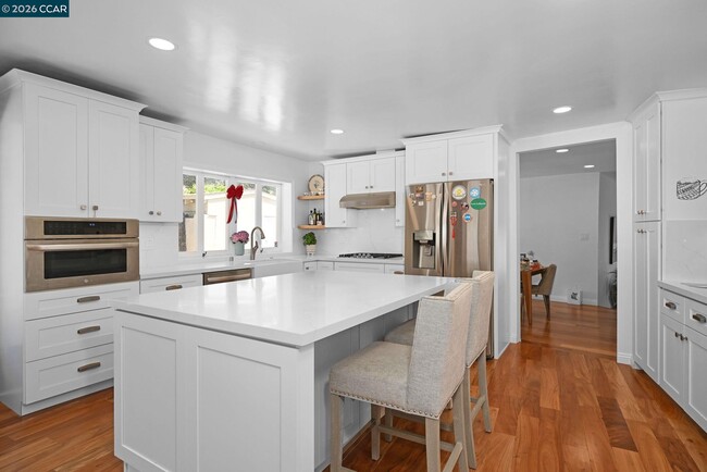 property at 3560 Old Mountain View Dr