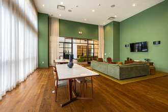 The Paramount at South Market in New Orleans, LA - Building Photo - Interior Photo