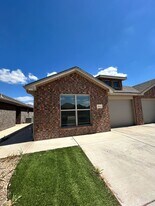 2110 Avenue J - A Ave in Lubbock, TX - Building Photo