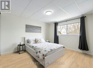 270 Timberbank Blvd in Toronto, ON - Building Photo - Building Photo