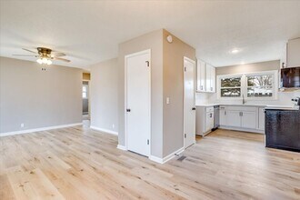 527 W 6th St in Haysville, KS - Building Photo - Building Photo