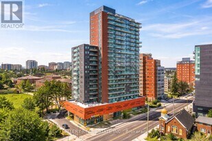 155 King St N in Waterloo, ON - Building Photo