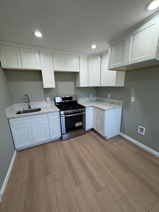 2441 St Clair Ave in Simi Valley, CA - Building Photo