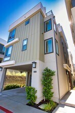 1625 Hampton Dr in Costa Mesa, CA - Building Photo - Building Photo