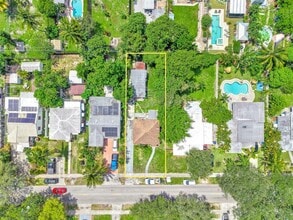 2318 Washington St in Hollywood, FL - Building Photo - Building Photo