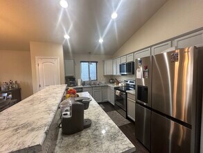 6161 Farmstead Pl in Colorado Springs, CO - Foto de edificio - Building Photo