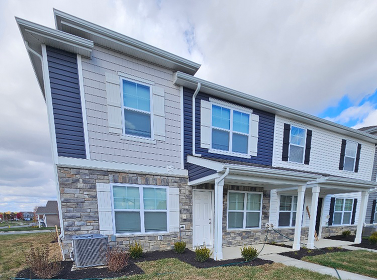 Villas at Maplewood North in Reynoldsburg, OH - Building Photo