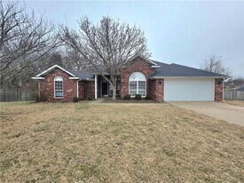4401 Summerfield Cir in Springdale, AR - Building Photo