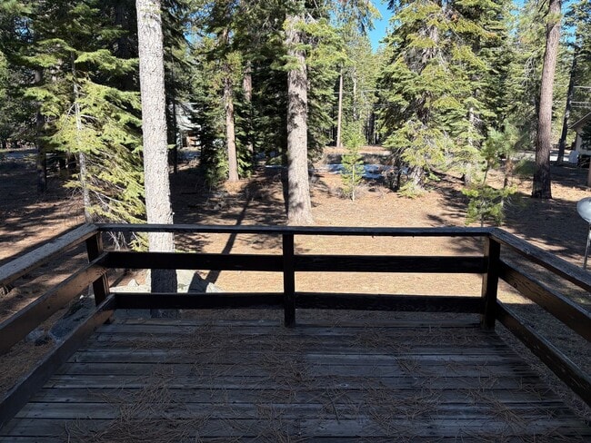1496 Apple Valley Dr in South Lake Tahoe, CA - Building Photo - Building Photo