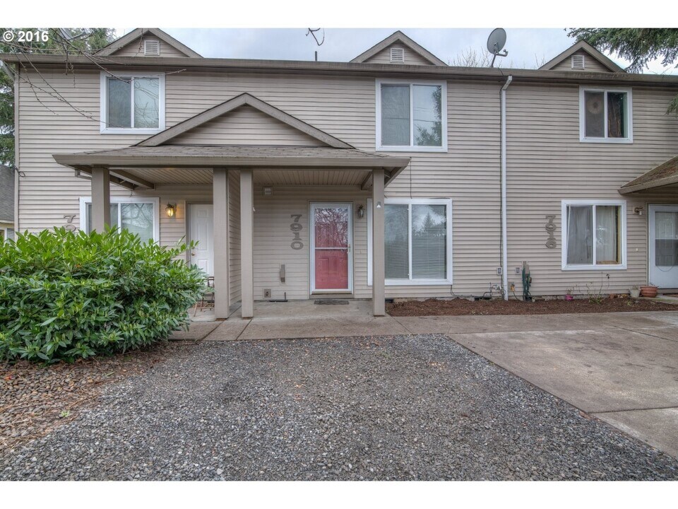 7910 SE 67th Ave, Unit Townhouse in Portland, OR - Foto de edificio