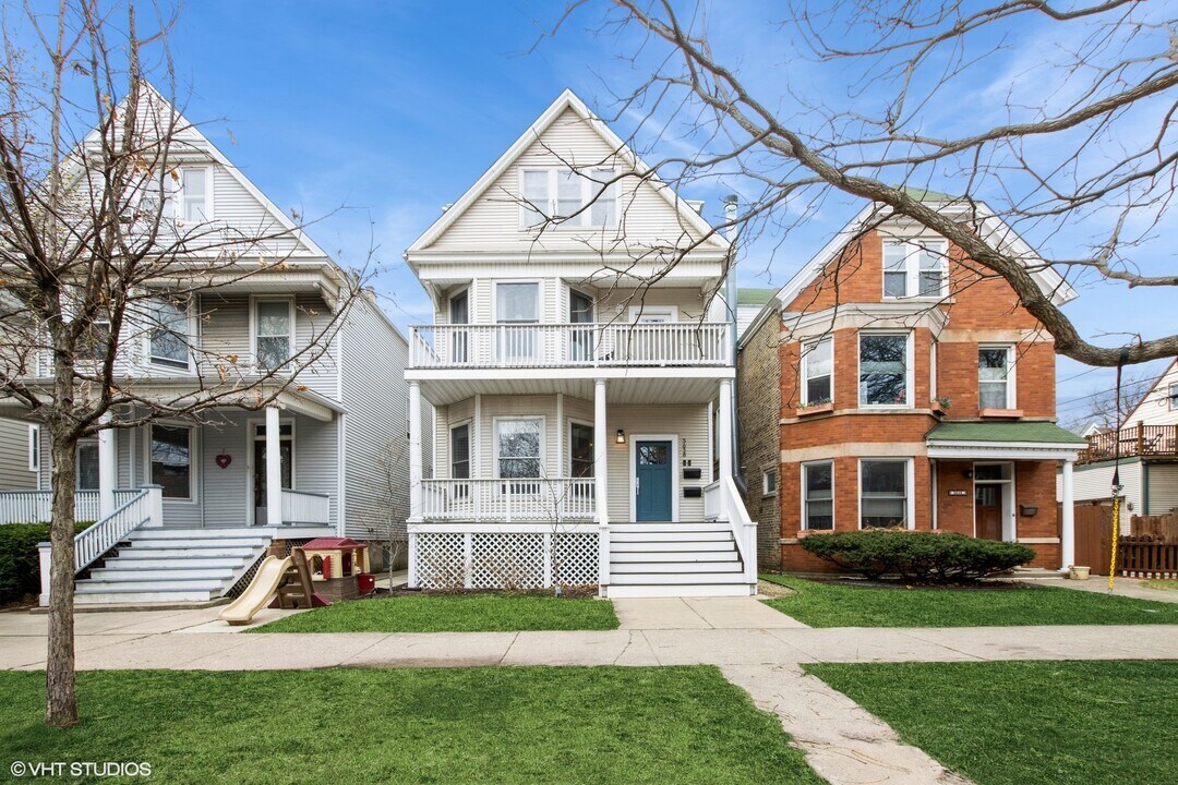 3638 N Hoyne Ave, Unit 1 in Chicago, IL - Foto de edificio