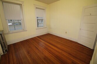 1379 Commonwealth Ave, Unit 5 in Boston, MA - Building Photo - Building Photo