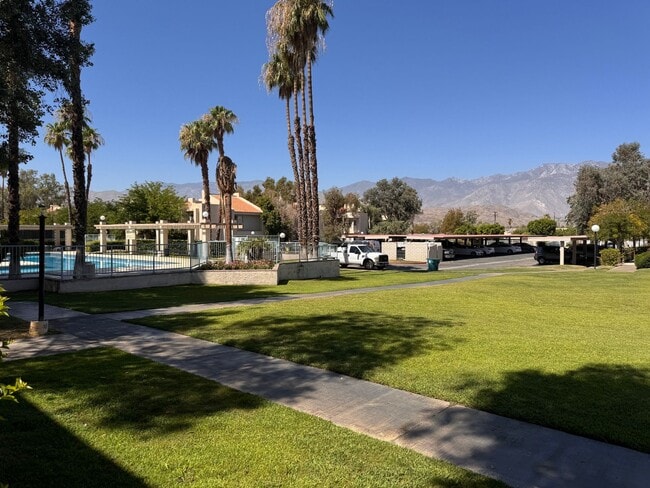 69155 Dinah Shore Dr in Cathedral City, CA - Building Photo - Building Photo