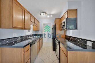 1111 Kirkland Ave in Kirkland, WA - Building Photo - Building Photo