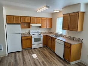 1645 River Rd in Eugene, OR - Building Photo - Building Photo