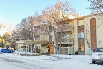 1304 S Parker Rd in Denver, CO - Building Photo - Building Photo