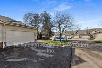 5611 Drake Hollow Dr in West Bloomfield Township, MI - Building Photo - Building Photo