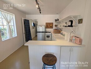 2225 E 17th St in Tucson, AZ - Building Photo - Building Photo