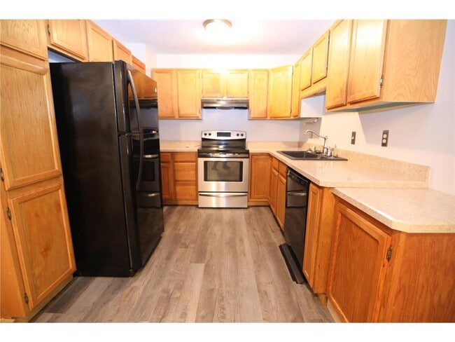 942 Main St NW in Elk River, MN - Building Photo - Building Photo