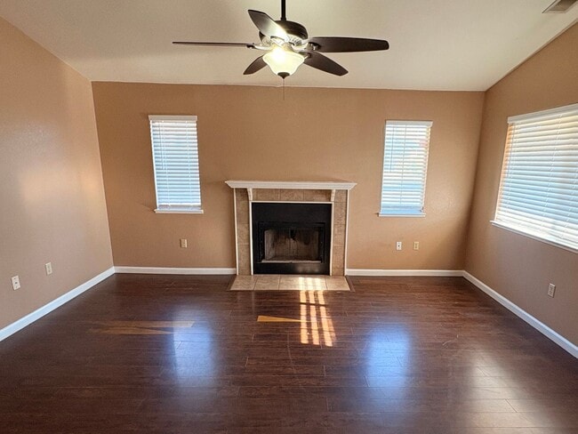 412 Chaffee Ln in Waterford, CA - Building Photo - Building Photo