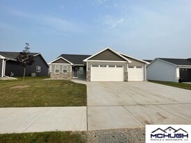 1735 Patriot Wy in Neenah, WI - Building Photo