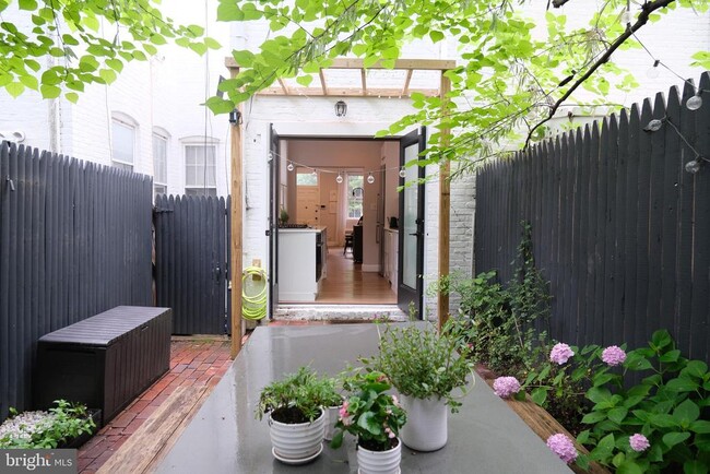 property at 1337 28th St NW