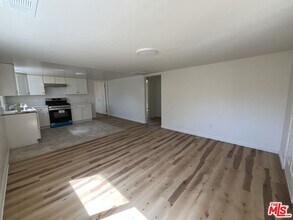 8527 Arrow Blvd in Rancho Cucamonga, CA - Building Photo - Building Photo