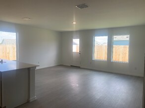 4024 Drifters Bnd Dr in Crowley, TX - Building Photo - Building Photo