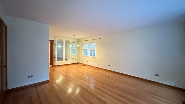 5728 N McVicker Ave in Chicago, IL - Building Photo - Building Photo