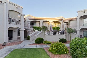 9151 W Greenway Rd-Unit -227 in Peoria, AZ - Building Photo - Building Photo