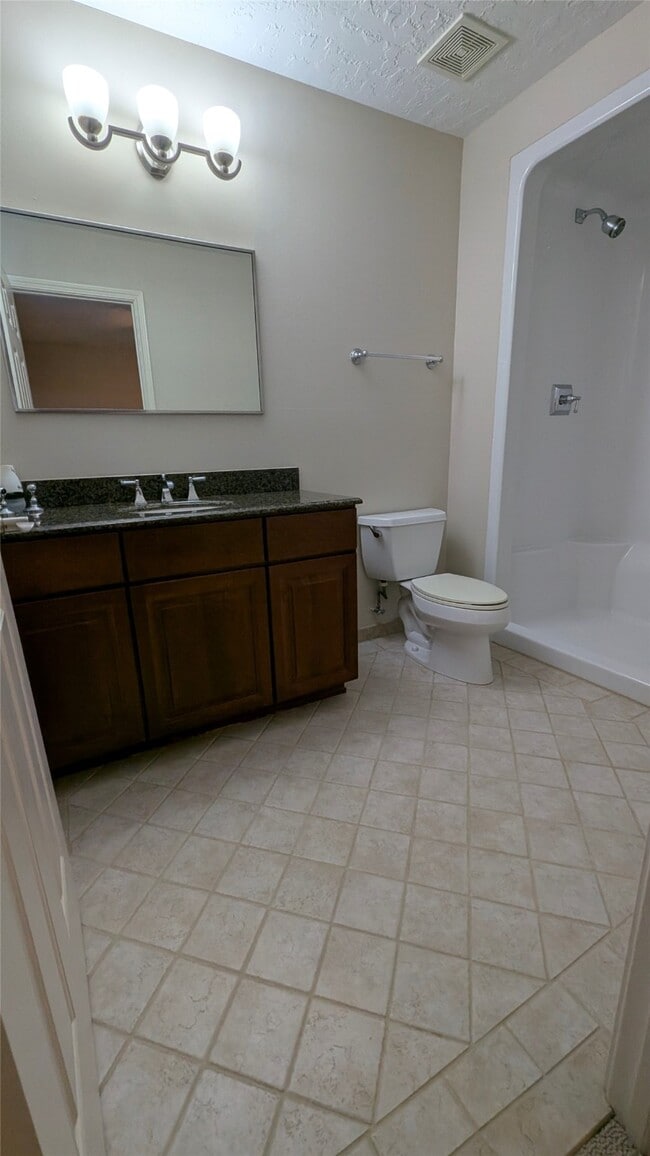 530 S Shady Ln in La Porte, TX - Building Photo - Building Photo