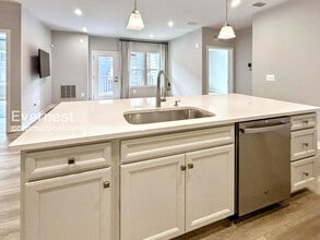 4395 Peach Lily Ln in Chantilly, VA - Building Photo - Building Photo