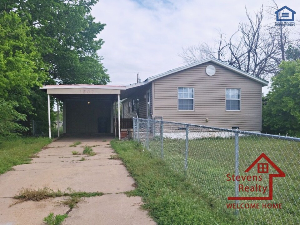 1507 SW Oklahoma Ave in Lawton, OK - Building Photo