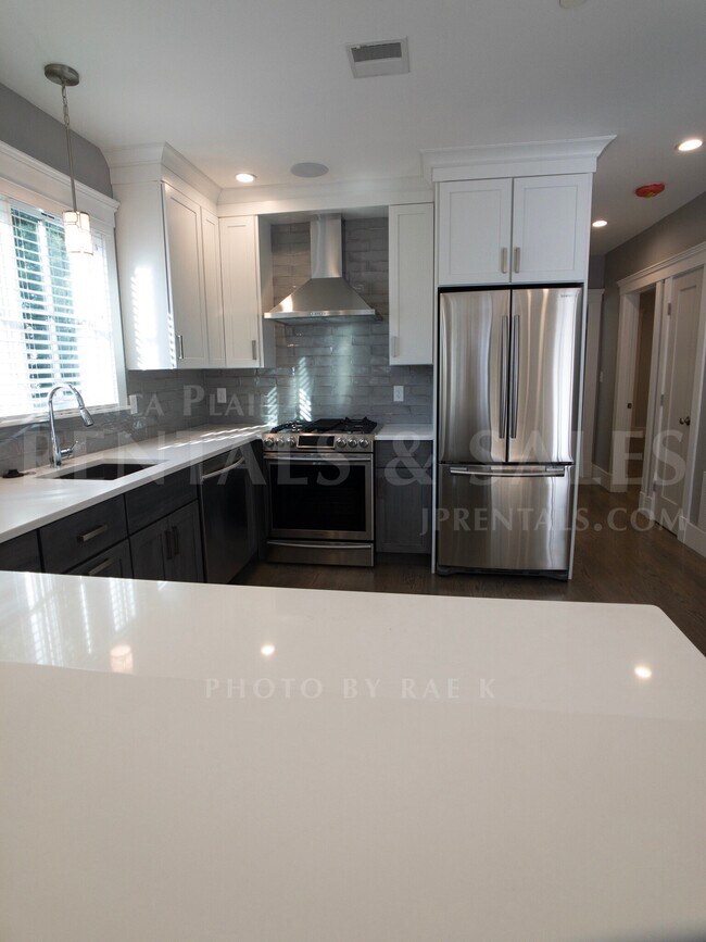 88 Rossmore Rd, Unit 3 CO in Boston, MA - Building Photo - Building Photo