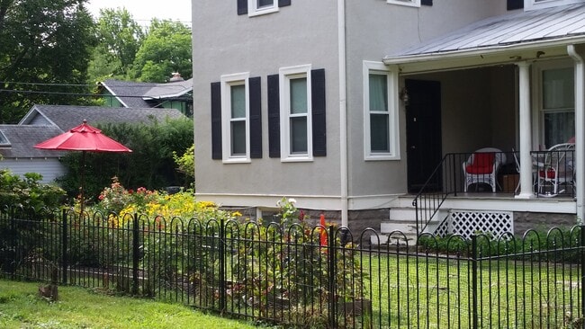 813 N Jackson St, Unit 1