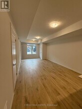 40 Arabella Dr in Guelph, ON - Building Photo - Building Photo