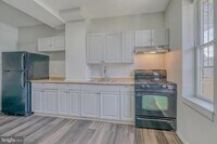 530 N Curley St photo'