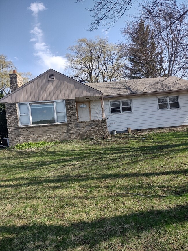property at W306S4879 WI-83