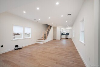 38 S Front St in Farmingdale, NY - Building Photo - Building Photo