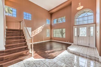 2725 St Clair Dr in Las Vegas, NV - Building Photo - Building Photo