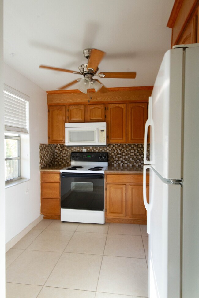 3000 NW 48th Terrace in Lauderdale Lakes, FL - Building Photo - Building Photo