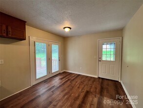 140 Brookhollow Dr in Statesville, NC - Building Photo - Building Photo