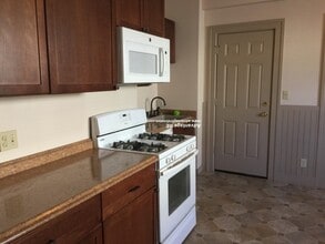 15 Harding St, Unit 1 in Cambridge, MA - Building Photo - Building Photo