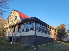 688 Speck Rd in Lebanon, TN - Foto de edificio - Building Photo